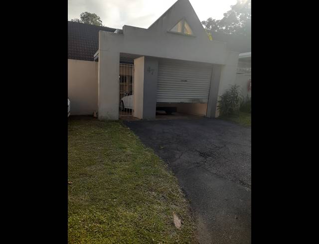2 BEDROOM DUPLEX RENTED IN SHERWOOD
